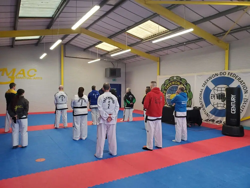 Line up of participants.jpg